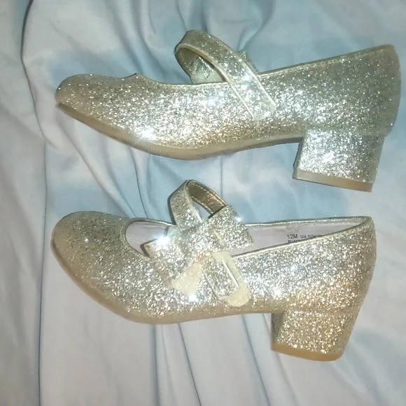 Chic Gold Glitter Girls Dress Shoes - Picture 3 of 4